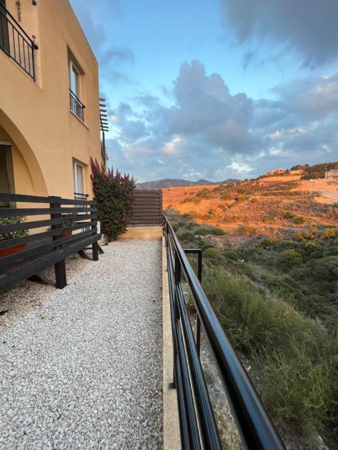 Hillview Apartment Peyia Exterior photo