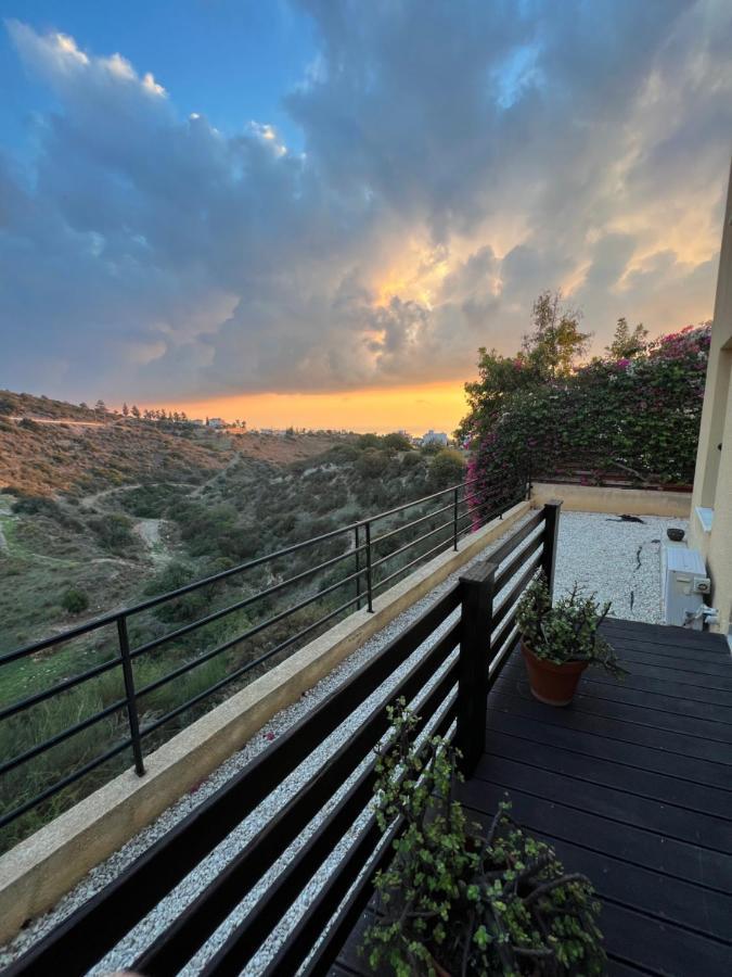 Hillview Apartment Peyia Exterior photo